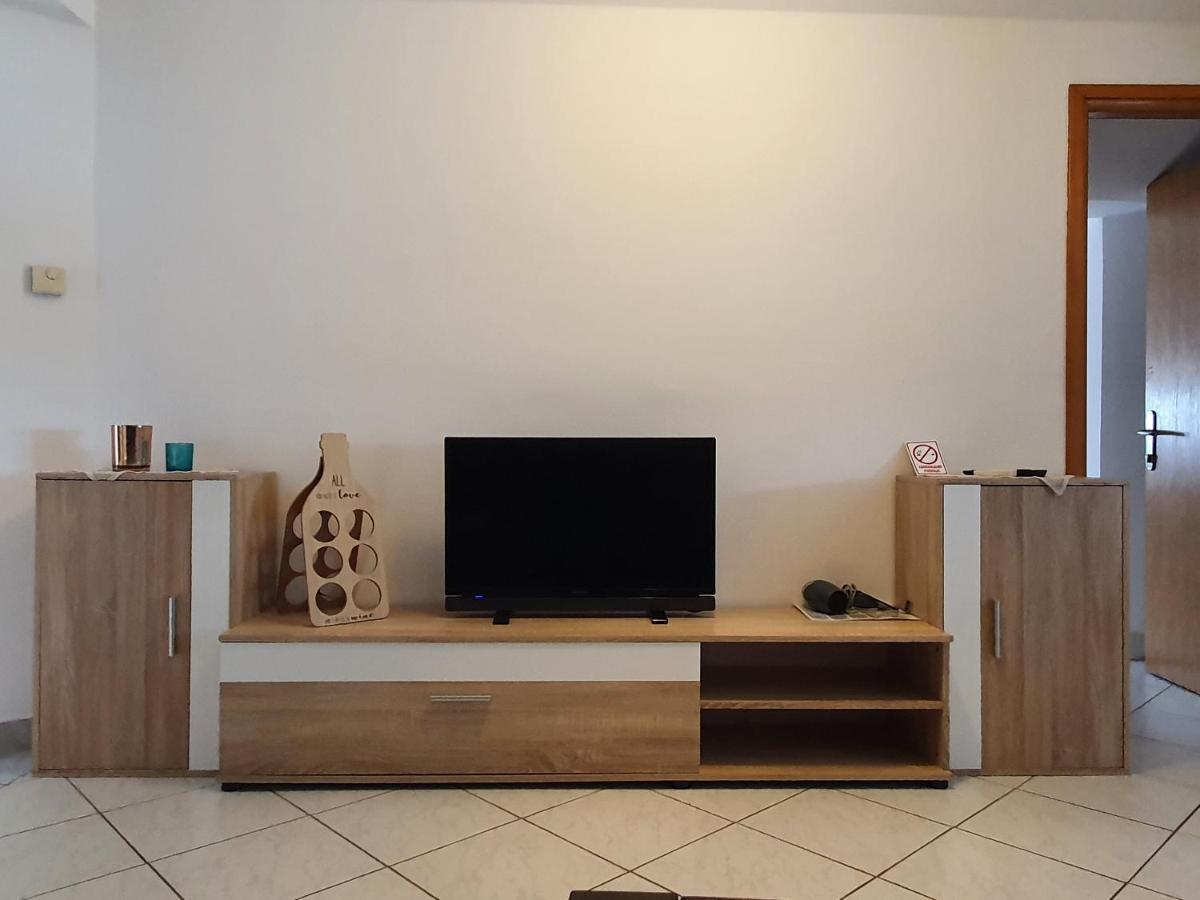 Apartments & Rooms Krk Krk Island Екстер'єр фото