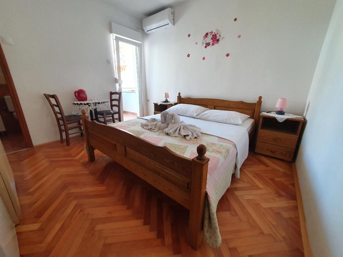 Apartments & Rooms Krk Krk Island Екстер'єр фото