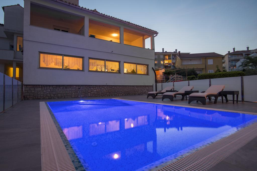Apartments & Rooms Krk Krk Island Екстер'єр фото