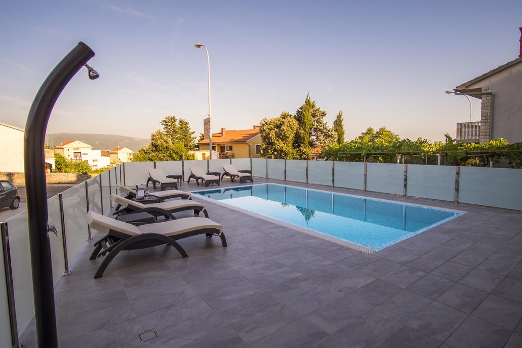 Apartments & Rooms Krk Krk Island Екстер'єр фото